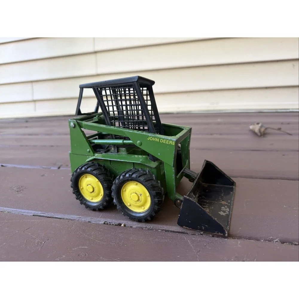 Vintage 1970s ERTL #569-7611 John Deere 1/16 Diecast Skid Steer Loader bobcat
